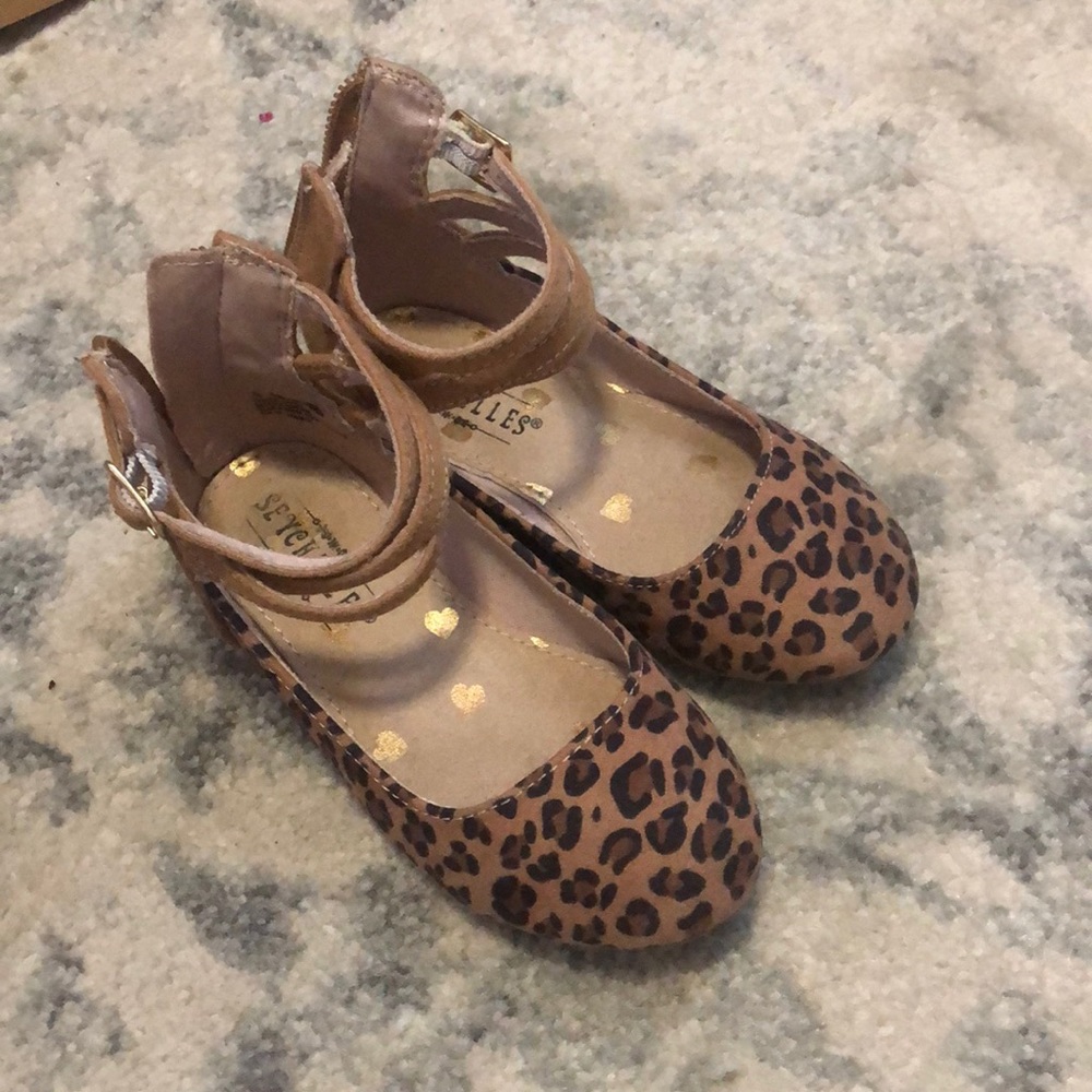 Leopard shoes